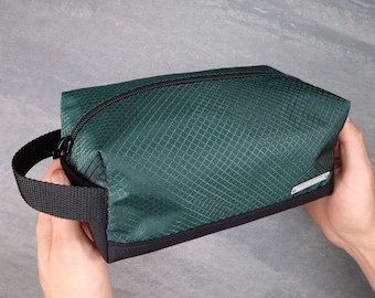 Ripstop en canvas toilettas, gepersonaliseerde groene scheertas, Dopp Kit, badkamerorganisator, aanpasbare reistas handgemaakt in de VS