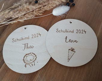 Holzschild Holzanhänger personalisiert Schulkind Kitakind