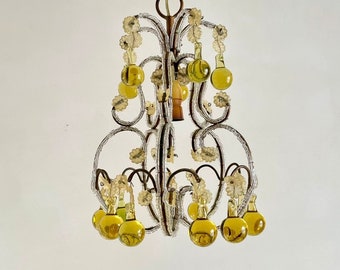 Vintage italienischer Murano Glas Kronleuchter mit olivgrünen Tropfen, transparenten Gänseblümchen und quadratischen Rocailles. c 1930er / 1940er Jahre. Vintage Zuhause