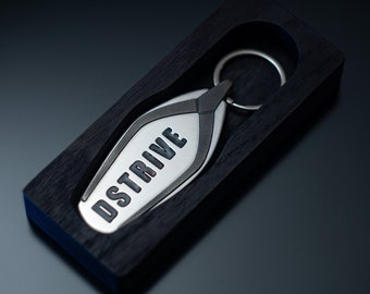 Titanium solid keychain with carbon letters, Present, Gift, lamborghini, Urus, Luxury