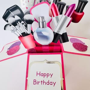 Tarjeta de maquillaje/belleza en una caja