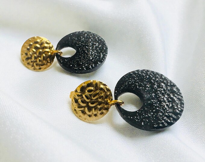 Elegant Circle Resin Earrings with Gold Accents