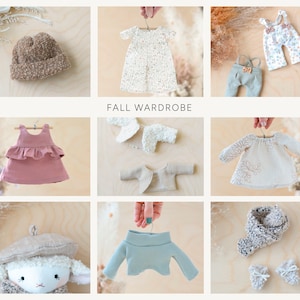 Peut inclure: Une collection de vêtements de poupée pour l'automne, comprenant un bonnet en tricot marron, une robe rose à volants, une robe blanche à fleurs, une salopette marron, un pantalon marron, un cardigan blanc, un cardigan marron, une robe blanche brodée de marron, un pull bleu et une paire de pantoufles en fourrure marron.