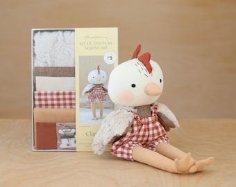 Hühnerpuppe Clarence Nähset Tier Kuscheltier Anleitung Stoffnadel bedrucktes Muster