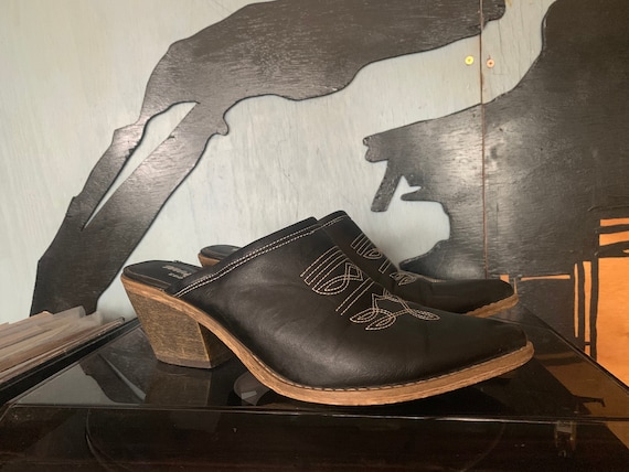 90s Slip On Cowboy Boots, Black Pointed Toe Boots,