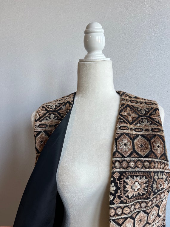 1970s Vintage Tapestry Vest, Brown black Aladdin … - image 4