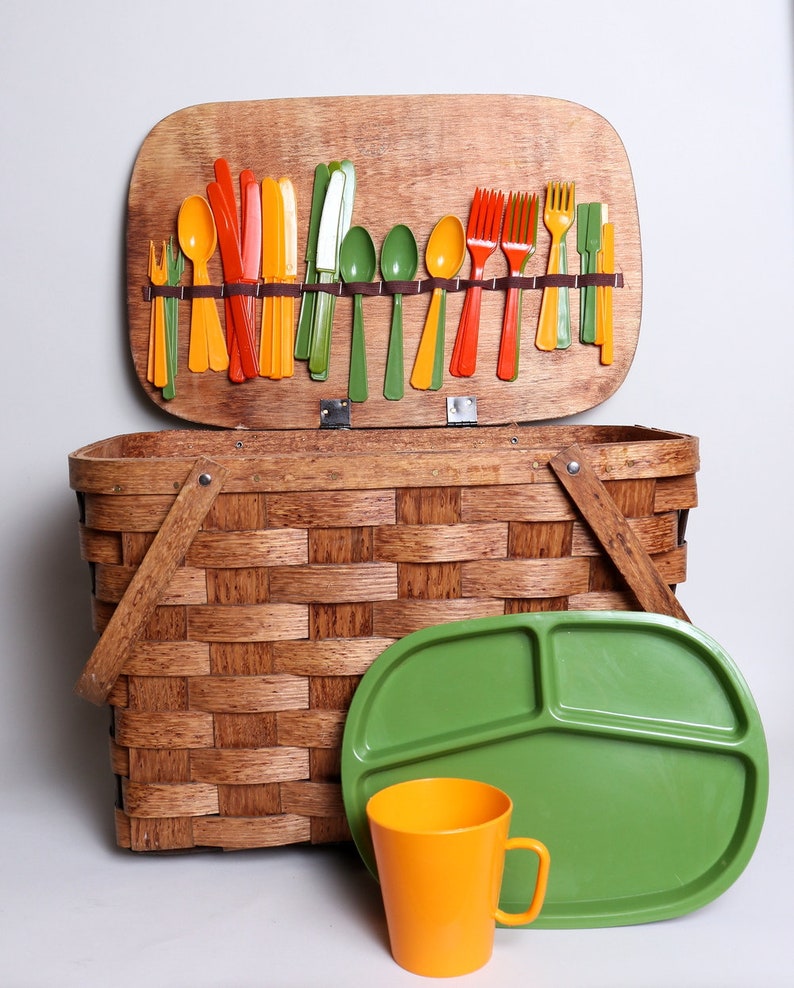 Basketville Picnic Basket Set Wood Wicker Weave Melmac