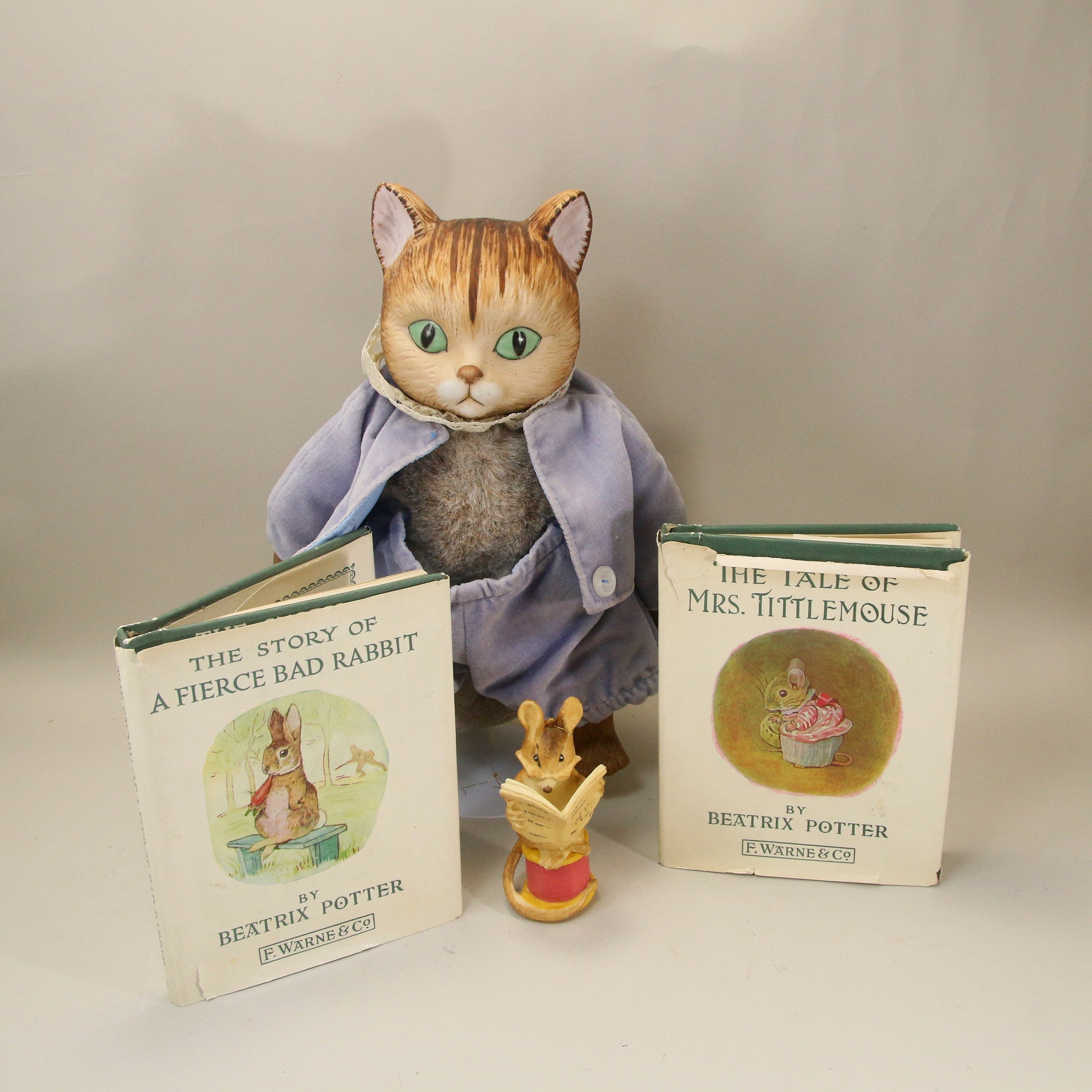 Vintage Beatrix Potter Tailor of Gloucester Ornament, Miniature 