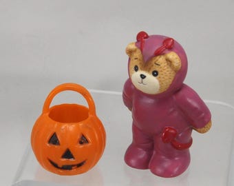 Figura de cerámica vintage de Halloween de Lucy and Me con forma de oso de peluche diablo Riggs de 6,35 cm (2,5 pulgadas), marca Enesco, década de 1980.