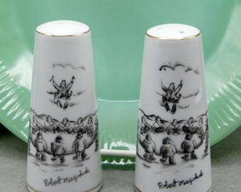 Salero y pimentero vintage del artista inuitaq, ROBERT MAYOKOK, con diseño de manta infantil esquimal inuit, ribete dorado, Japón, Alaska, recuerdo firmado.