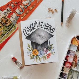 Carte de fin d’études supérieures, casquette florale de diplômé, félicitations, carte de diplômé, remise des diplômes, papier, carte de vœux
