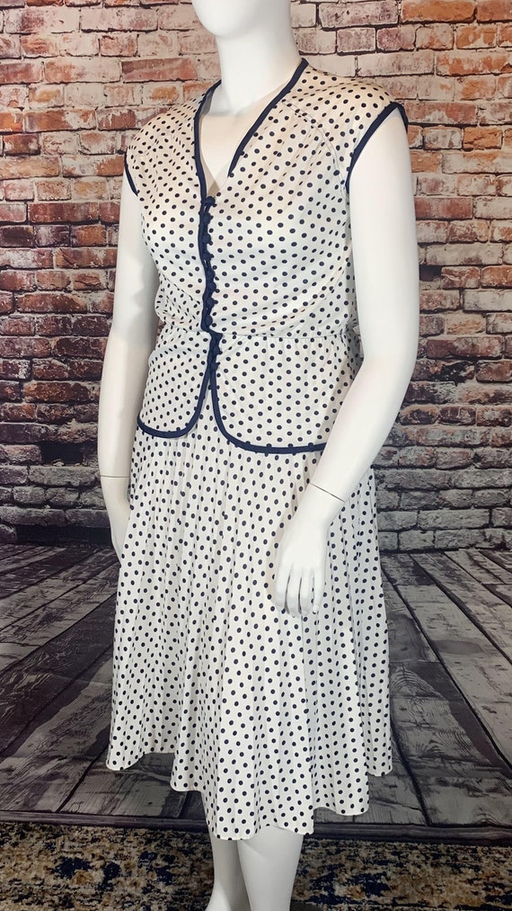 Sue Brett, 2PC, V-neck Button Front Top, Pleated … - image 2