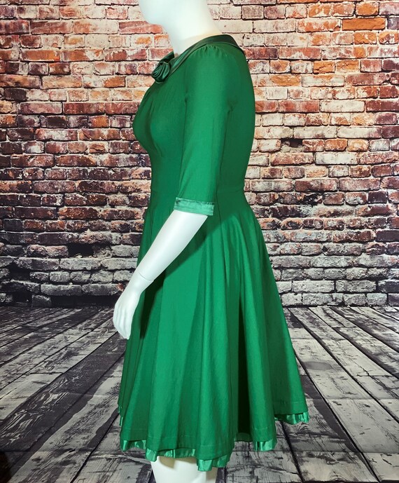 muxxn green dress MUXXN 1950s Vintage Sleeveless Satin Cocktail Party Dress, Elegant Formal Evening Gown For Wedding Guest, Graduation Ceremony, Banquet And Other Occasions Spring
