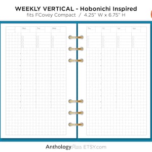Puede incluir: Un planificador vertical semanal inspirado en Hobonichi, diseñado para adaptarse al tamaño FCovey Compact. El planificador mide 4,25 pulgadas de ancho por 6,75 pulgadas de alto y presenta un diseño de cuadrícula con casillas de verificación para cada día de la semana.
