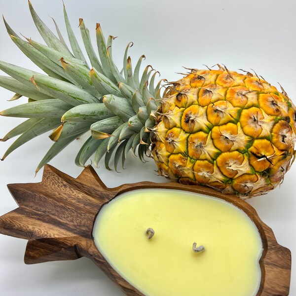 MADE IN MAUI . Tropical Pineapple in Reusable Pineapple bowl . 100% soy wax . Beach decor . Strong scent .Hawaiian candle