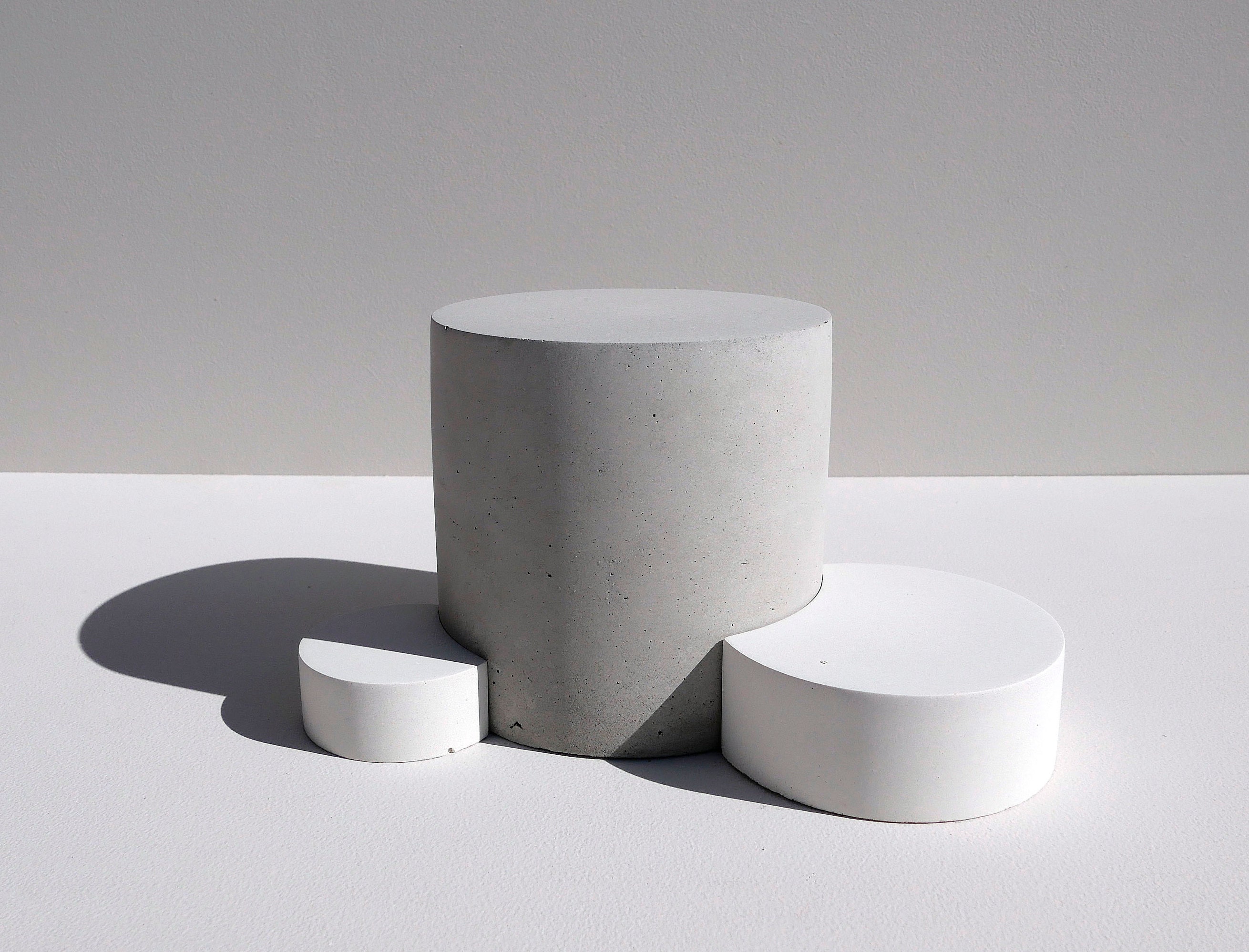 Concrete Cylinder Display Stands - Set of 3 (Detachable)
