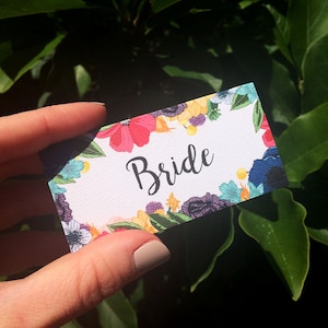 Pacote de talheres personalizados florais brilhantes de casamento botânico 50 | Prado Selvagem | Cartões de lugar dobrados com flores selvagens
