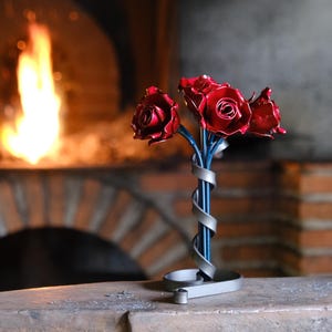 Handcrafted Wrought Iron Rose Bouquet - Gift of Valentine&#39;s Day, Mother&#39;s Day, 6th Year Wedding Anniversary Present