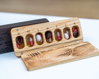 Wood pill box, Pill organizer 7 day pill box, Pill holder, Grandma gift, Custom gift, Wood pill case