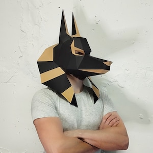 Maschera di Anubi fai da te in carta, maschera di Anubi in carta 3D, modello di Anubi, maschera di Anubi in SVG, maschera di dio egizio in 3D, maschera di carta low poly, maschera origami