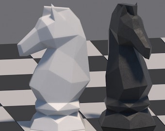 Puede incluir: Dos piezas de ajedrez, un caballo blanco y un caballo negro, están colocados en un tablero de ajedrez blanco y negro. Los caballos están hechos en un estilo geométrico, de bajo polígono.