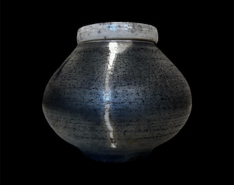 Black Raku Cremation Urn: Handmade Ceramic Keepsake