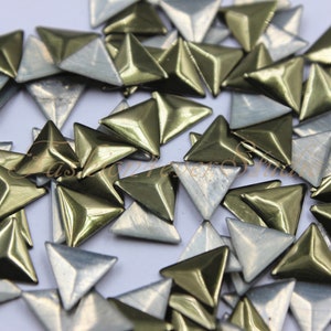 200pcs Iron On Dark Green Triangle Studs, 7x7mm Metal Studs, Hot Fix Gold Cabochons Studs, Leather Craft Accessories, Craft Supplies