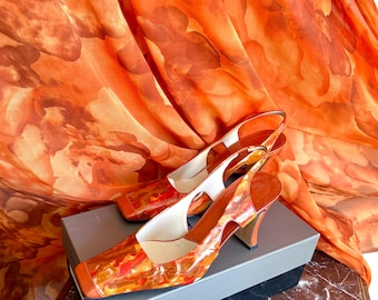 Vintage Pollini Set | Größe 38, ungetragene Slingbacks mit eckiger Spitze & passender Dipinto Arancio Stoff | Designer-Kitten Heels aus den