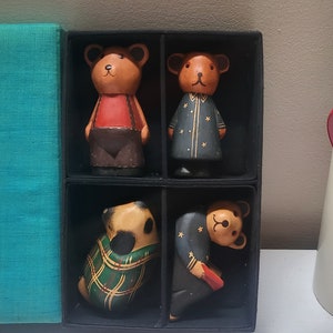 Vintage Old Beautiful Teddy Bear Wood Figurine Box