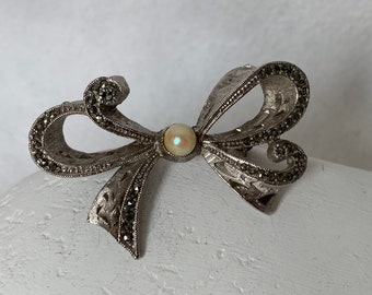 Vintage brooch bow, silver colored with marcasites, bow brooch, Edwardian, Empire, Victorian, Romantic Wedding Victorian