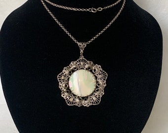 Vintage flower shaped pendant with mother of pearl pendant with chain blossom costume jewelry historical Victorian Edwardian