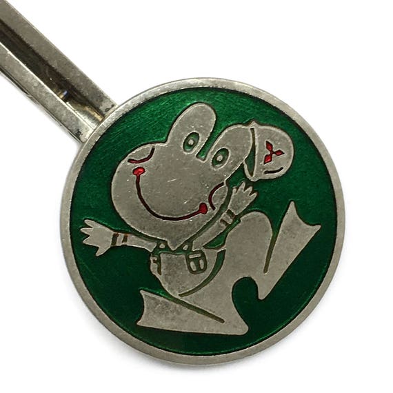 The 50th anniversary of Japanese company founding green frog Mitsubishi tie clip 1980s Japan vintage