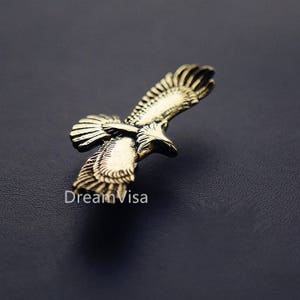 Latón Concho para cuero estilo indio Flying Eagles Wallet Chain Connector Cierre decorativo Leathercraft 2pcs