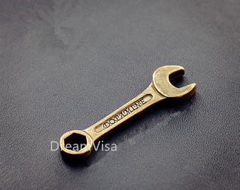 Handgemaakte charme: Antieke bronzen moersleutel moersleutel Handtool charme, combinatie Spanner hanger, 50,5 * 14,2 mm, sleutelmaat charme, hulpmiddel van de charme
