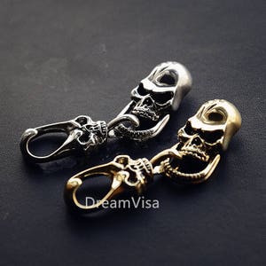 Hecho a mano Mal Oni Demonio Cráneo Cadena Cadena Conector Concho Solid Brass Skull Keyring