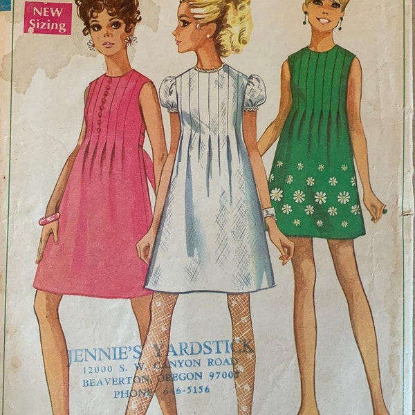 Vintage 1960s Sewing Pattern for Womens Dress with Sleeve Variations / Simplicity 7633 / Size 9 Bust 32 / UNCUT