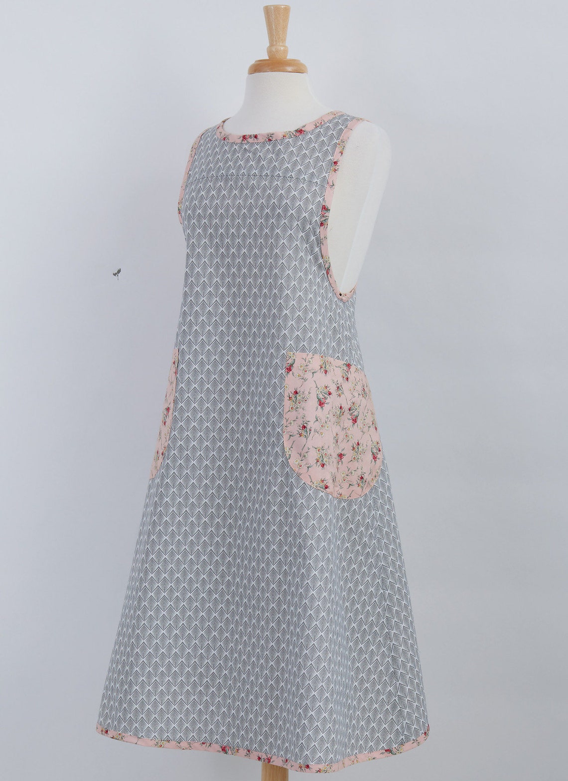 Sewing Pattern for Women's Aprons Wrap Around Apron | Etsy