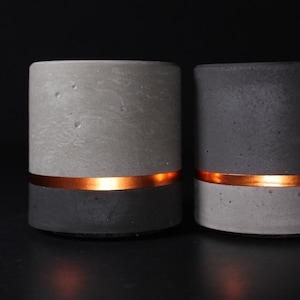 デュアルキャストコンクリートペンホルダー、モダンな銅製デスク装飾、彫刻されたオフィスオブジェクト | VOLCANO COLLECTION