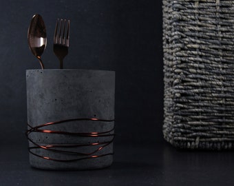 Charcoal copper utensil holder with copper wire| Scandinavian concrete utensil pot | Modern industrial design