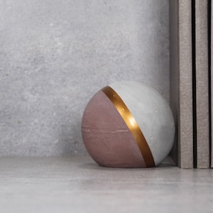 DIAGONAL concrete bookend | Brown grey beton sphere | Modern office bookends | Cement book holder | Gift for architects