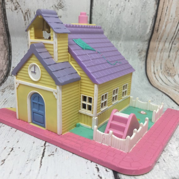 polly pocket schoolhouse