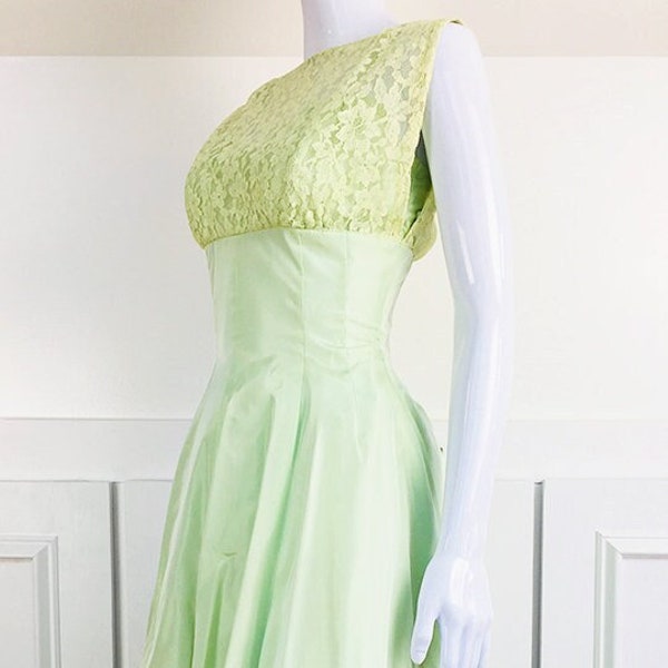 Flouncy 1950s Icy Green Fit and Flare Midi Tea Length Formal Cocktail Wedding Dress from Harzfelds Kansas City l Size 12