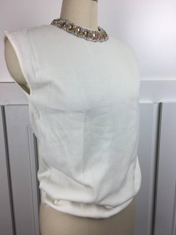 1960s Sleeveless Maineliner of Philadelphia White / Ivory Beaded Knit Shell Size Small