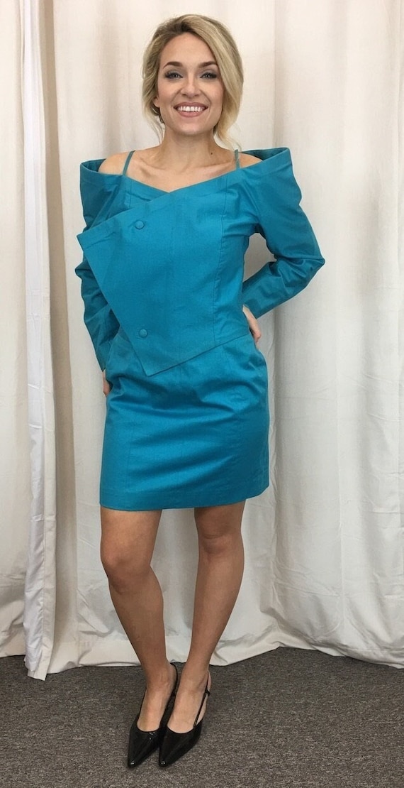 RARE! 1990s / Y2K Sculptural One of a Kind Turquoise Minimalist Off Shoulder Skirt Suit by Lagerfeld Pattern Maker Allison Goulard - Size 8