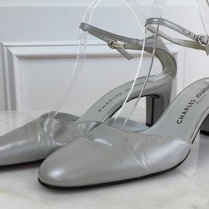 Charles Jourdan Paris Silvery Gray Leather 1980s / 1990s Mary Jane Heels Size 8 (SKU 10295SH)