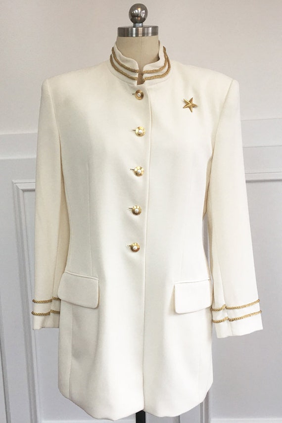 Ivory Military Style 1990s Jacket with Gold Brocade Trim Gold Star Brooch and Pearlized Gold Buttons by Jones New York Size 10 (10039CL)