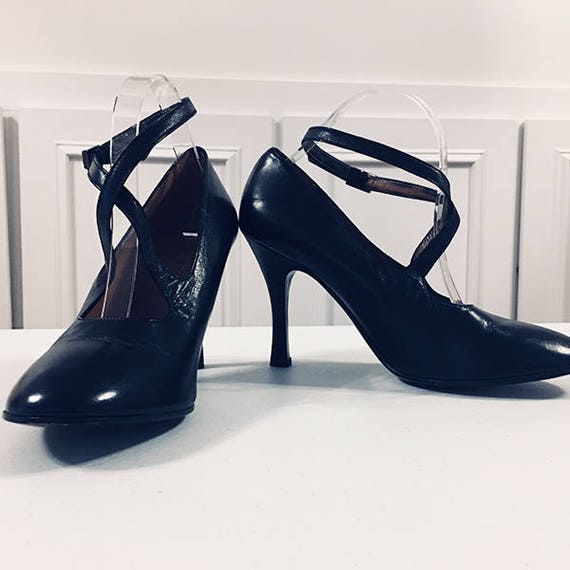 Romeo Gigli Impeccable Italian Made Black Leather 1990s Heels Worn Once! Size  EU 40 / US 10 (SKU 10275SH)