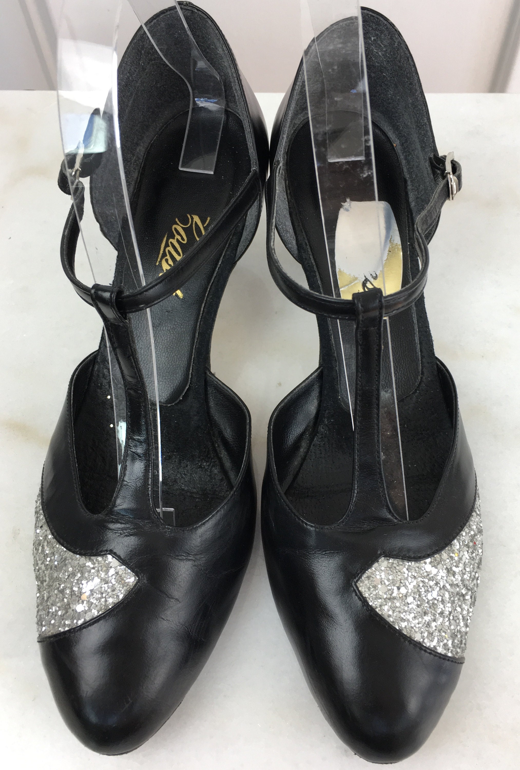 t strap closed toe