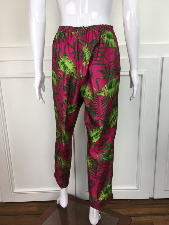 1990s Hot Pink and Green Tropical Cropped Capri S… - image 4