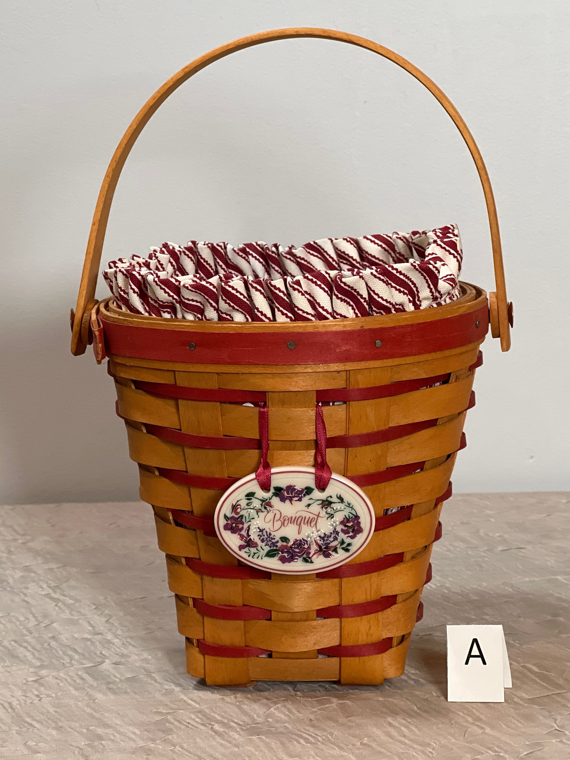 Longaberger Basket, Vintage Red liner, 1998 traditional basket with  dividers